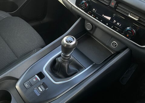 Nissan Qashqai DIG-T ACENTA PREMIUM MHEV 21