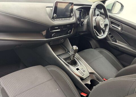 Nissan Qashqai DIG-T ACENTA PREMIUM MHEV 3