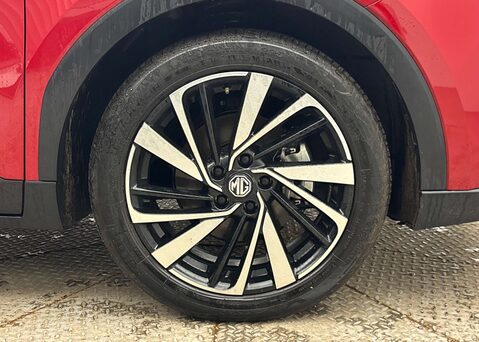 MG ZS 1.5 HYBRID+ TROPHY 5