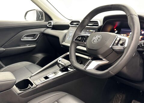 MG ZS 1.5 HYBRID+ TROPHY 2