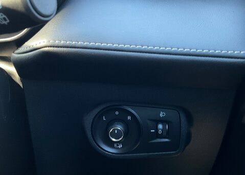 MG ZS 1.5 HYBRID+ TROPHY 20