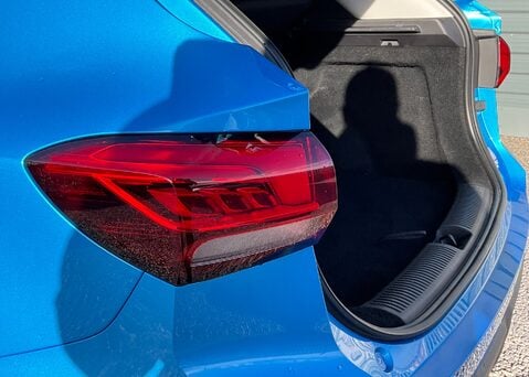 MG ZS 1.5 HYBRID+ TROPHY 10