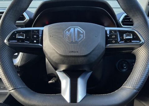 MG ZS 1.5 HYBRID+ TROPHY 23