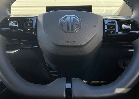 MG MG4 EV 64kWh TROPHY 21