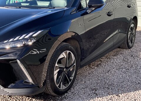 MG MG4 EV 64kWh TROPHY 5