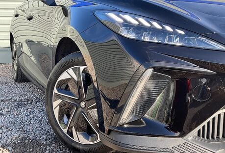 MG MG4 EV 64kWh TROPHY