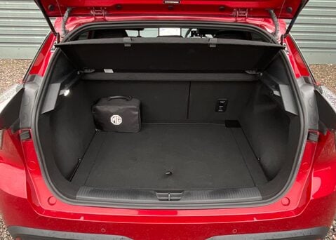 MG MG4 EV 64kWh TROPHY 11