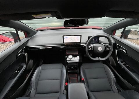 MG MG4 EV 64kWh TROPHY 12