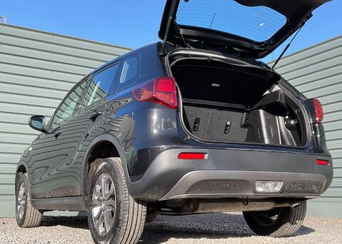 Suzuki Vitara SZ4 BOOSTERJET MHEV 13