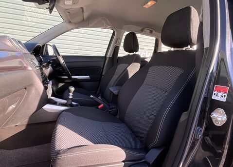 Suzuki Vitara SZ4 BOOSTERJET MHEV 8