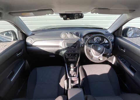 Suzuki Vitara SZ4 BOOSTERJET MHEV 7