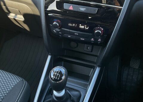 Suzuki Vitara SZ-T BOOSTERJET MHEV 21