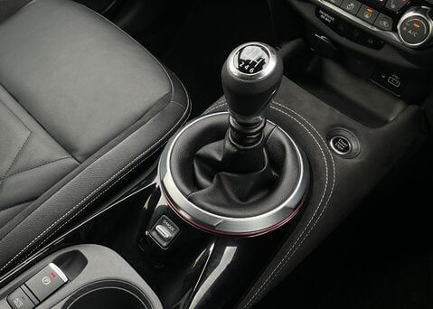 Nissan Juke DIG-T TEKNA PLUS 21