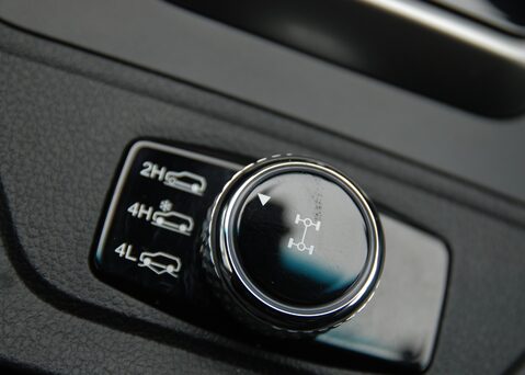 KGM Musso SARACEN 15