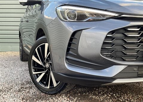 MG ZS HYBRID+ TROPHY 2