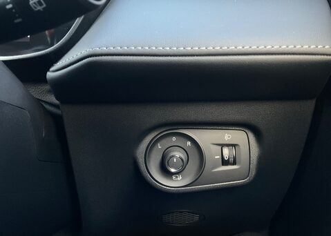 MG ZS HYBRID+ TROPHY 19