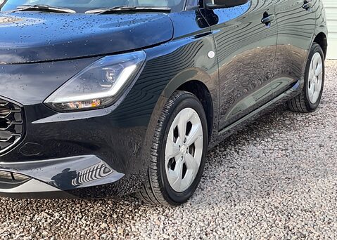 Suzuki Swift MOTION 5