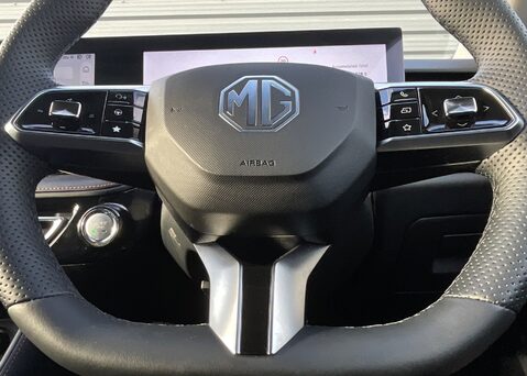 MG HS 1.5 T-GDI SE DCT 22