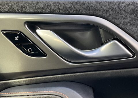 MG HS 1.5 T-GDI SE DCT 18