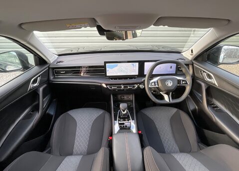 MG HS 1.5 T-GDI SE DCT 12