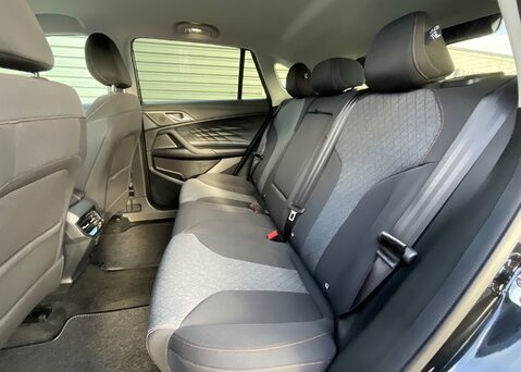 MG HS 1.5 T-GDI SE DCT 17