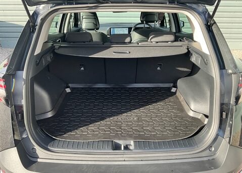 Kia Sportage 1.6T GDi HEV Pure 11