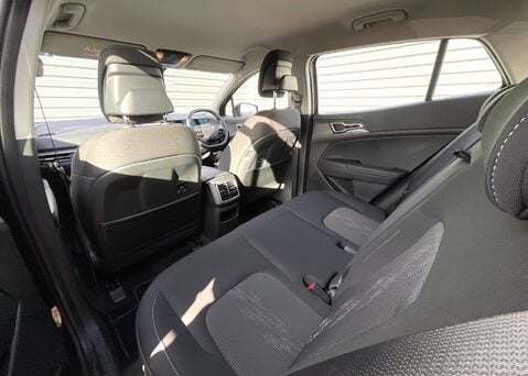 Kia Sportage 1.6T GDi HEV Pure 17