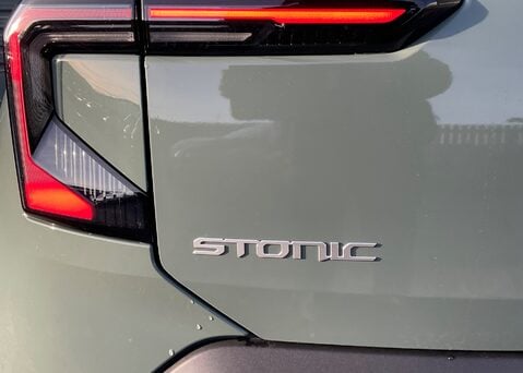 Kia Stonic 1.0T GDi  GT-Line 48V  9