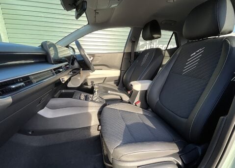 Kia Stonic 1.0T GDi  GT-Line 48V  13