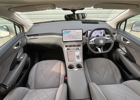 MG MGS6 EV 77kWh TROPHY 12