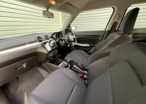 Suzuki Swift ATTITUDE DUALJET 15