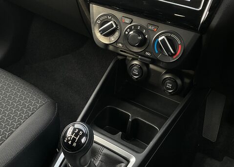 Suzuki Swift ATTITUDE DUALJET 24