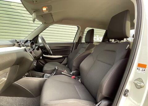 Suzuki Swift ATTITUDE DUALJET 14