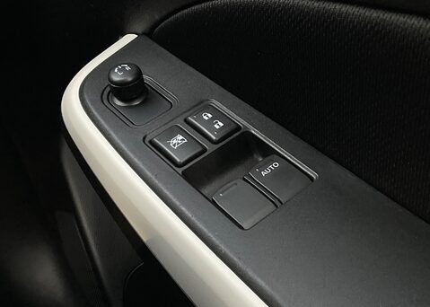 Suzuki Swift ATTITUDE DUALJET 21