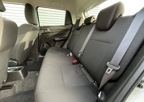 Suzuki Swift ATTITUDE DUALJET 11