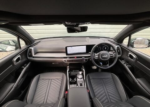 Kia Sorento 1.6 T-GDi '4' HEV 9