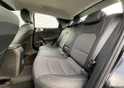 Kia Ceed 1.0 T-GDi Pure 9