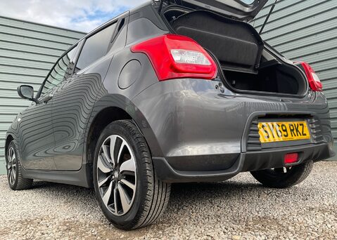 Suzuki Swift ATTITUDE DUALJET 17