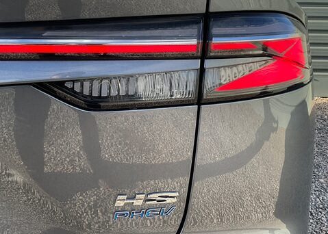 MG MG HS 1.5 T-GDI TROPHY PHEV 13