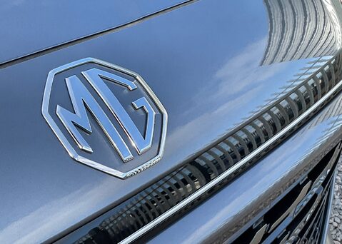 MG MG HS 1.5 T-GDI TROPHY PHEV 4