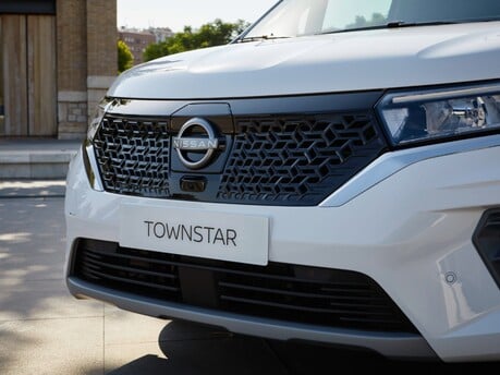 Safety first as Nissan LCVs score ‘exceptionally well’ in crucial tests.