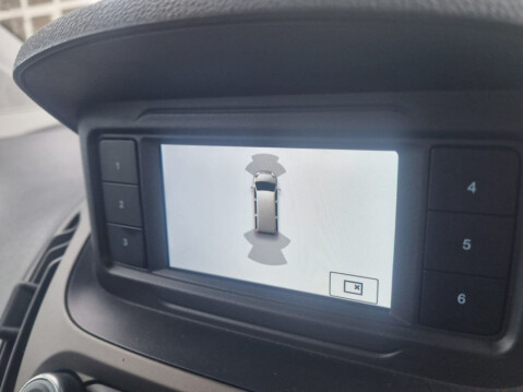 Ford Tourneo Courier ZETEC TDCI 11