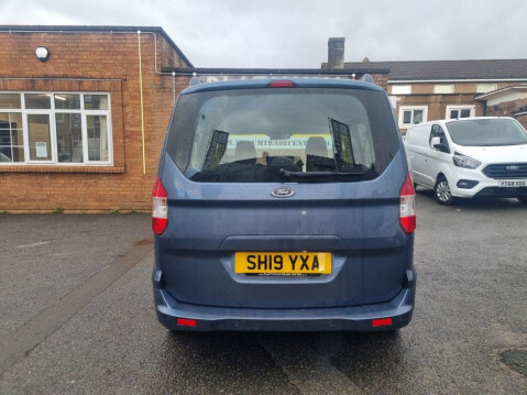 Ford Tourneo Courier ZETEC TDCI 8