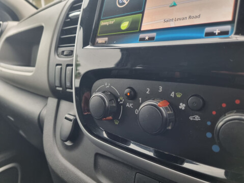 Renault Trafic LL29 SPORT NAV ENERGY DCI CREW 14