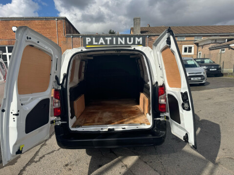 Vauxhall Combo L2H1 2300 DYNAMIC 8