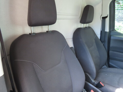 Ford Transit Courier LIMITED TDCI 8