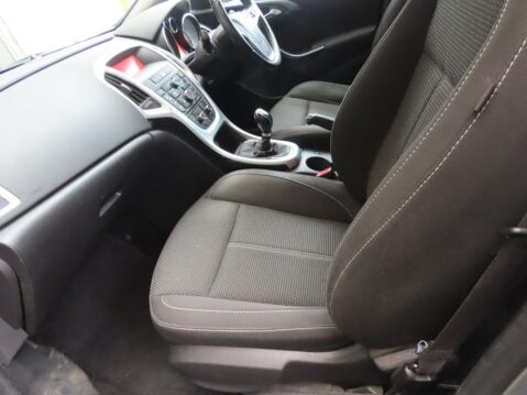 Vauxhall Astra SRI CDTI 11