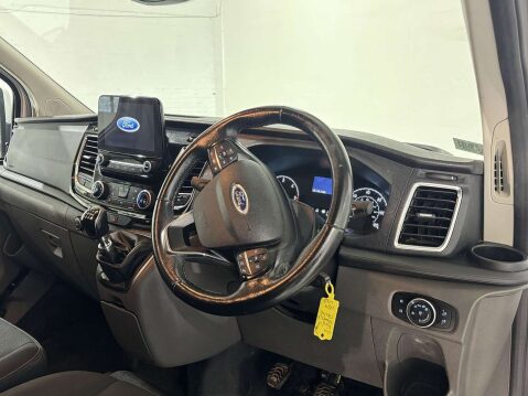 Ford Transit Custom 320 2.0 EcoBlue Limited Crew Van / Double Cab 5dr Diesel Manual L2 H1 Euro 32