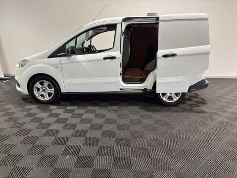 Ford Transit Courier 1.0 Limited 24