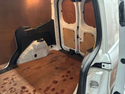Ford Transit Courier 1.0 Limited 26